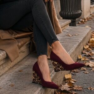 Ollio Burgundy Suede Wedge Heels Leopard Print Pointed Toe Pumps Size 6.5